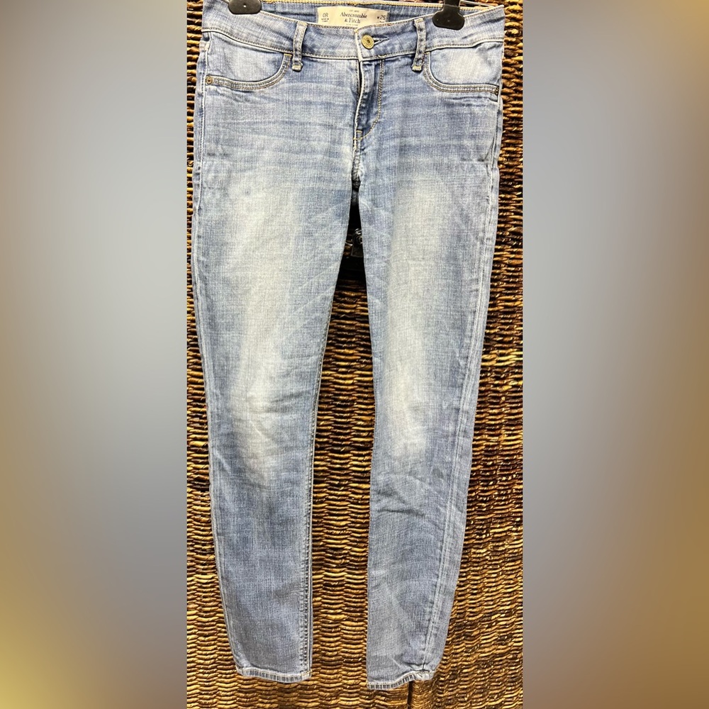 Abercrombie & Fitch Light Blue Skinny Jeans- Size:0R, w:25,l: 29